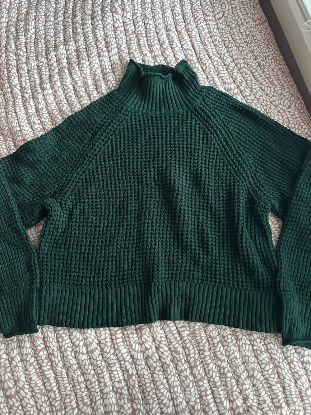 American Eagle Outfitters Dark Green Waffle Knit Turtleneck Sweater